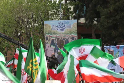 تجمع کودکان و نوجوانان در چهلمین روز شهادت دانش‌آموزان مینابی