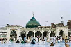 Blast near Shrine in Pakistan Leaves Several Dead