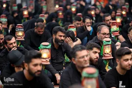 عزاداران حسینی در کنار قبور مطهر سرداران بی پلاک گلزار شهدا(س)