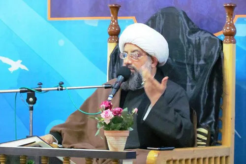 رباخواری نظام‌مند جامعه را در معرض نابودی قرار می‌دهد