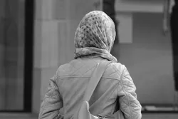 Neue Studie deckt hohes Maß an Diskriminierung gegen Muslime und Schwarze in Britannien auf