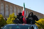 هم‌آوایی بانوان نصف‌ جهان در دفاع از وطن