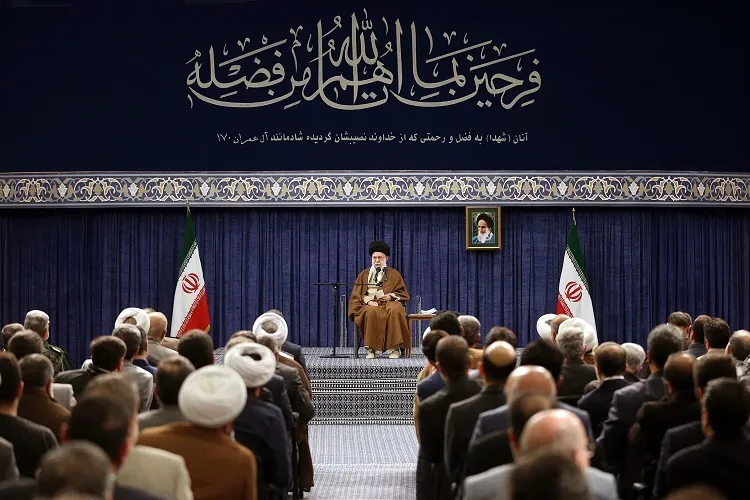 شهدا؛ هویت ملت ایران/ هویت ملی نباید فراموش شود
