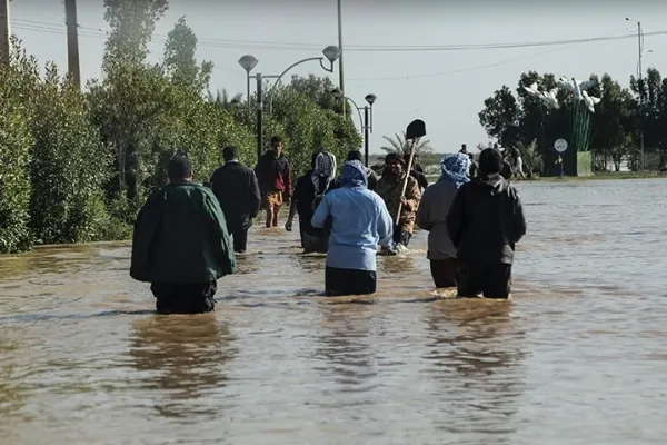 فروش آثار هنرهای تجسمی به نفع سیل زدگان در نمایشگاه «خانه خوبان»