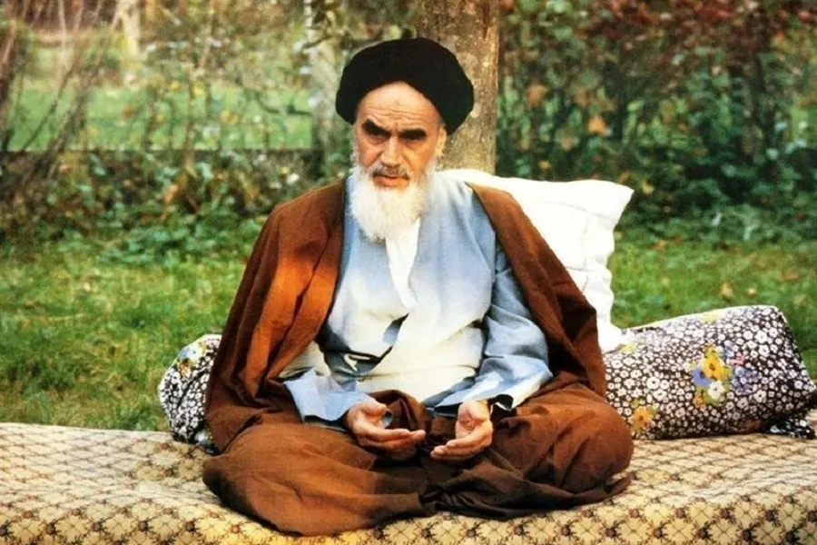 فیلم | هنر در منظر امام روح الله
