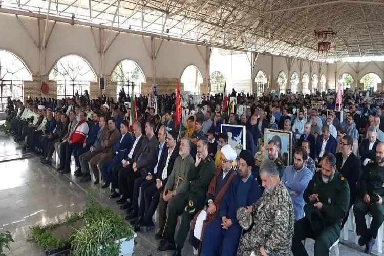 اجتماع بزرگ جوانان نقش آفرین گام دوم انقلاب در انزلی برگزار شد