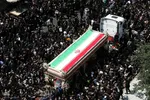 Millionen Menschen bei Trauerfeier für Märtyrer Ayatollah Raisi und seine Gefährte