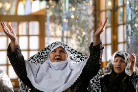 نماز عید سعید فطر در جوار حرم حضرت امام زاده حسن (ع)
