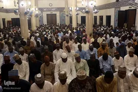 اقامه نماز جماعت مسلمانان جهان در رمضان