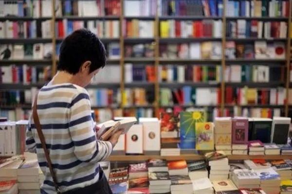 حضور انتشارات فرهنگستان هنر در نمایشگاه کتاب‌های استانی