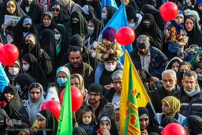 Teheraner feiern Geburtstag von Fatima Zahra (s.a.)