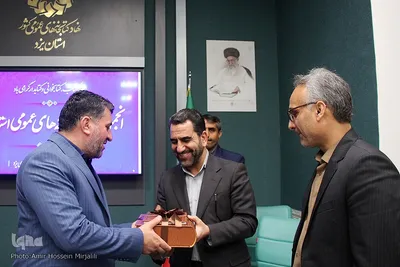 نشست انجمن کتابخانه های عمومی استان با ریاست فاطمی استاندار یزد‎‎