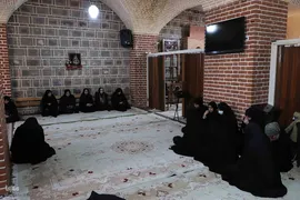 کرسی تلاوت قرآن در دانشگاه هنر اسلامی تبریز‎