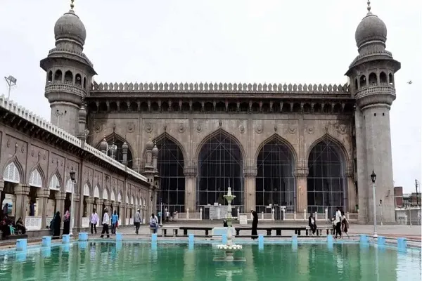 Hindistan Haydarabad cami yeniden yapılandırılıyor
