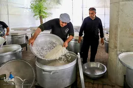 پخت ۷۲ دیگ غذای نذری به‌مناسبت ایام محرم در تبریز‎
