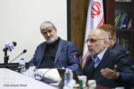 نشست تخصصی کتاب های جریان ساز انقلاب