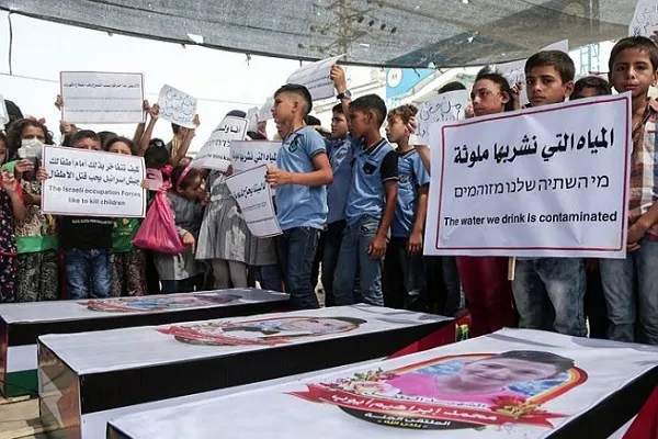 Gazzeli çocuklar ablukayı protesto etti