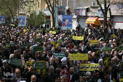 ⁨راهپیمایی نمازگزاران جمعه تبریز در حمایت از سپاه⁩