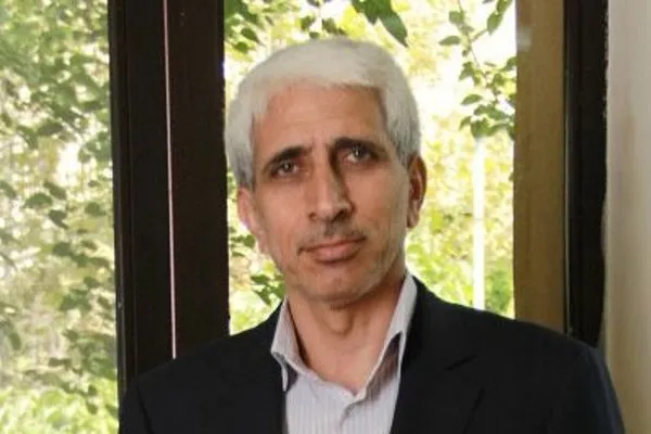 نقش دانشگاه در شکل‌گیری ثبات هویتی دانشجویان