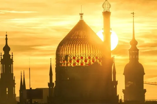 Alman gençliğinin çoğunluğu cami yapımına karşı değil