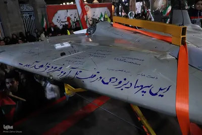 نمایش پهپاد شاهد ۱۳۶ در اجتماع شبانه تبریزی‌ها