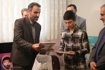 دیدار قرآنیان پیرو مکتب شهید سلیمانی و جمعی از مدیران جهاددانشگاهی با خانواده شهید تقوی