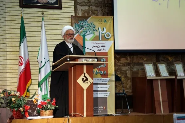 علم و پژوهش عین معنویت است/ پژوهشگران امروز؛ خط‌شکنان جامعه