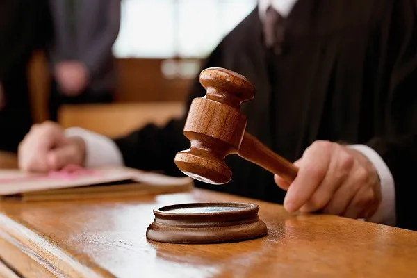 ABD'de bir kadın başörtüsüyle girişine izin verilmeyen poligona dava açtı