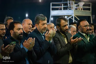 اقامه نماز عید فطر در مصلای اصفهان