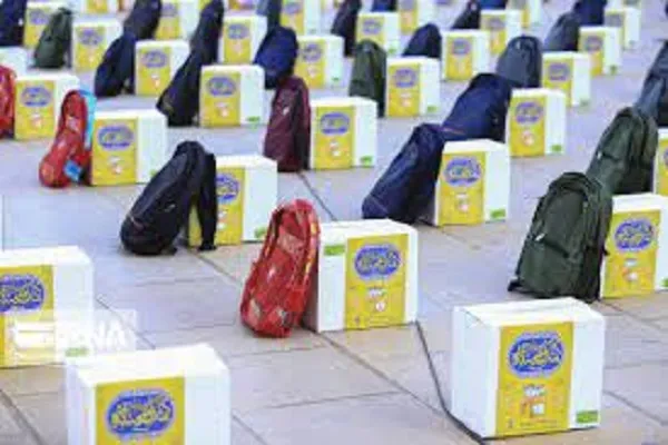 توزیع پنج هزار بسته لوازم‌التحریر بین دانش‌آموزان نیازمند کردستانی