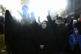 تجمع خودجوش مردم عزادار تهران در میدان انقلاب