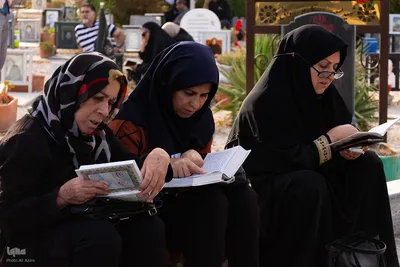 قرائت دعای عرفه در باغ رضوان اصفهان