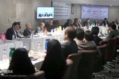 نشست هم اندیشی الگوی اسلامی ایرانی پیشرفت