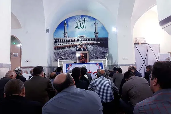 همه در برابر هم مسئول هستیم/ در به‌دست آوردن مال دنیا حریص نباشید