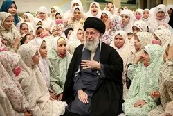 Jagoran juyin juya halin Musulunci: Ku zama abokan Allah kuma ku yi abin da za ku zama daga cikin manyan mata a kasar
