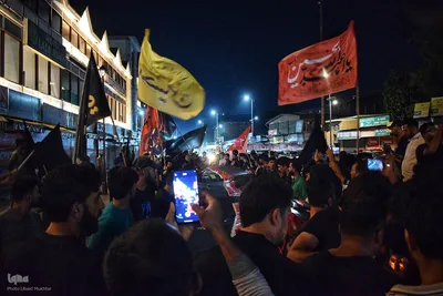 مراسم برافراشتن پرچم عزاداری در کشمیر
