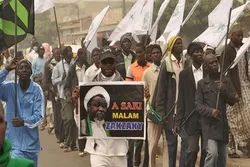 Si Sheikh Zakzaky Umalis ng Nigeria Papuntang India