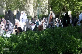 حضور اقشار مختلف بانوان در نمازروز جمعه