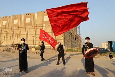 اهتزاز پرچم ۲۰۰ متری «یا حسین(ع)» در اهواز