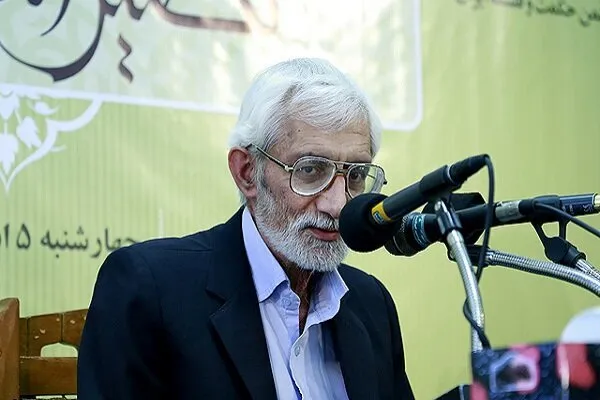 مردی که از زمین با آسمان سخن می‌گفت