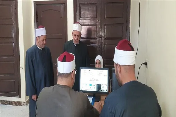 القرآن هو دستور الأمة وهاديها إلى الطريق المستقيم