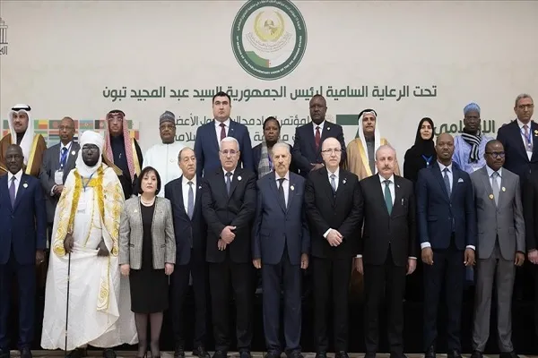 برلمانات الدول الإسلامية تدعو إلى الردّ على حرق القرآن
