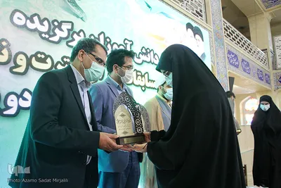 تجلیل از دانش آموزان برتر مسابقات قرآن و عترت در استان یزد‎‎