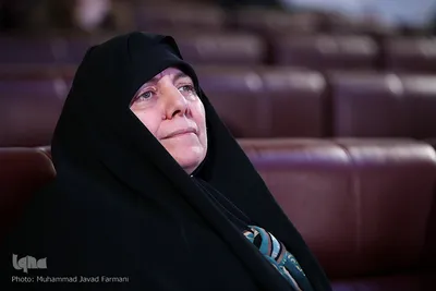 مراسم رونمایی از مجموعه دوازده جلدی گام به گام با امام 