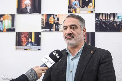 احمد ابوالقاسمی، از میزبانان برنامه محفل