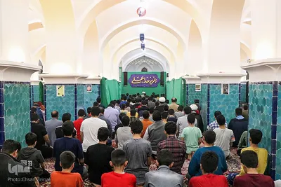 اعتکاف دانش آموزی در مسجد جامع یزد‎