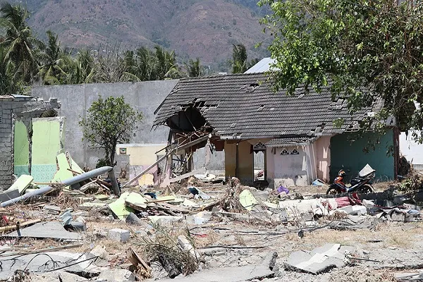 Endonezya'daki depremde ölenlerin sayısı 2002'ye yükseldi