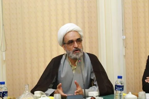 انقلاب اسلامی؛ ثمره قرآن‌پژوهی امام(ره) / کمتر فقیهی به اندازه امام(ره) از مبانی قرآنی استفاده کرده است