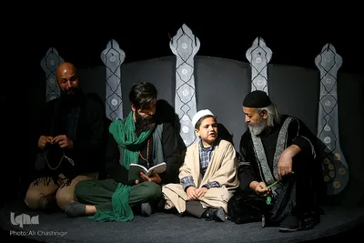 نمایش عاشورایی "پشت دیوار عمارت"