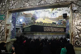  سیاه پوش کردن ضریح مطهر کریمه اهل بیت(س)